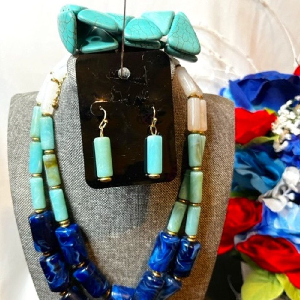 Turquois and Blue Beaded Necklace, Bracelet and Earring Set